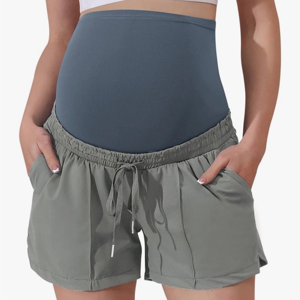 Women’s Athletic Maternity Shorts - Gray